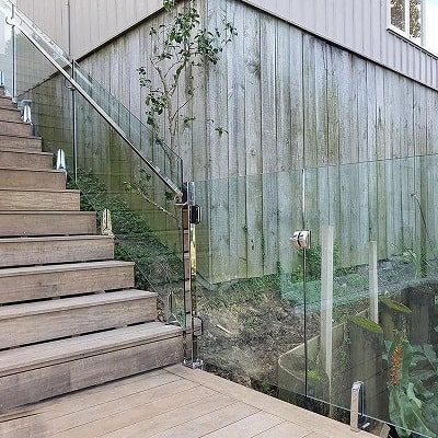 125 Series_Stairway_Post Mount Balustrade Access