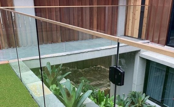 Balustrade_Glass & Wood