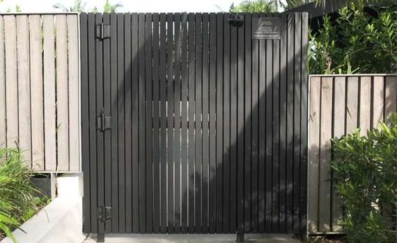 Polaris Hinge on Timber Gate